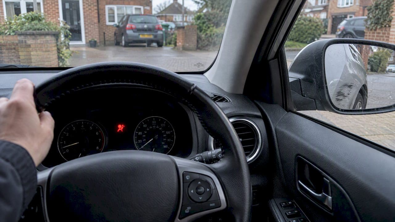 Airbag Light After a Minor Crash: 24–72 Hour Checklist for UK Drivers